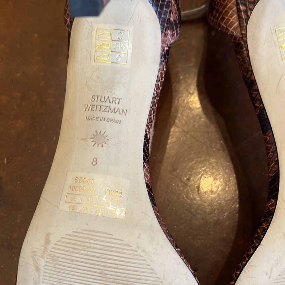 Stuart Weitzman - Picture 3 of 5